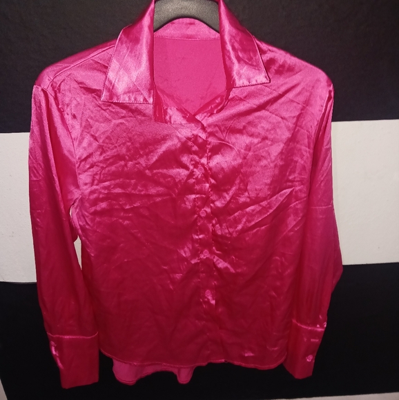 Women  hot pink silk collared buttoned long sleeve shirt - Picture 3 of 9